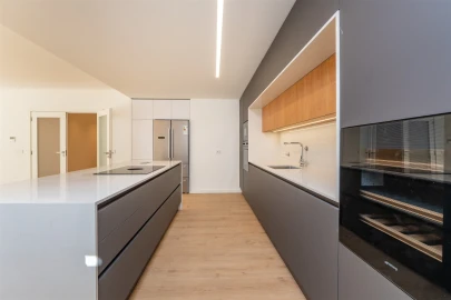 Apartamento T3 para Venda em Carcavelos e Parede