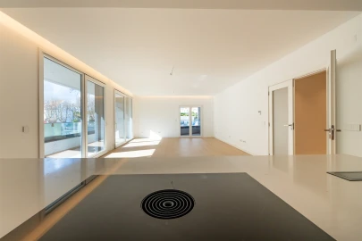 Apartamento T3 para Venda em Carcavelos e Parede