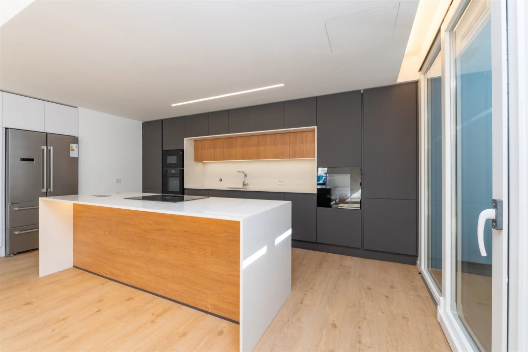 Apartamento T3 para Venda em Carcavelos e Parede Foto 4