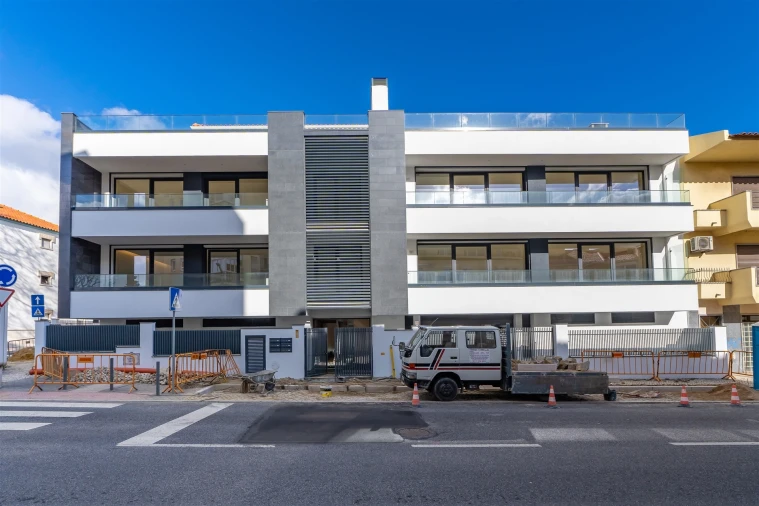 Apartamento T3 para Venda em Carcavelos e Parede Foto 38