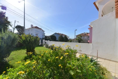 Moradia T3 para Arrendamento em Cascais e Estoril