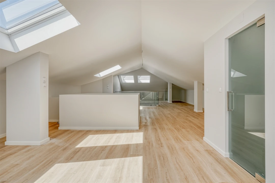 Apartamento T3 para Venda em Carcavelos e Parede Foto 14