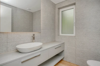 Apartamento T3 para Venda em Carcavelos e Parede