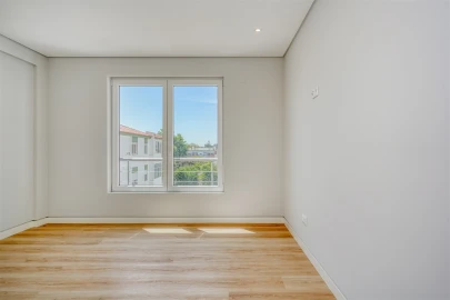 Apartamento T3 para Venda em Carcavelos e Parede