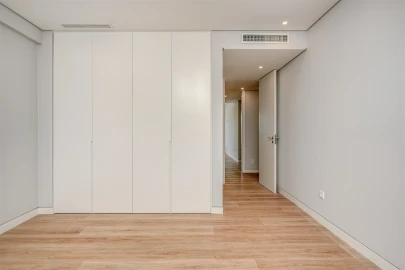 Apartamento T3 para Venda em Carcavelos e Parede