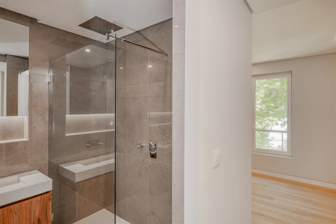 Apartamento T3 para Venda em Carcavelos e Parede Foto 18