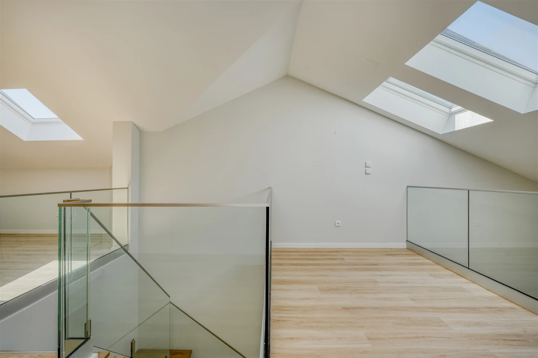Apartamento T3 para Venda em Carcavelos e Parede Foto 13