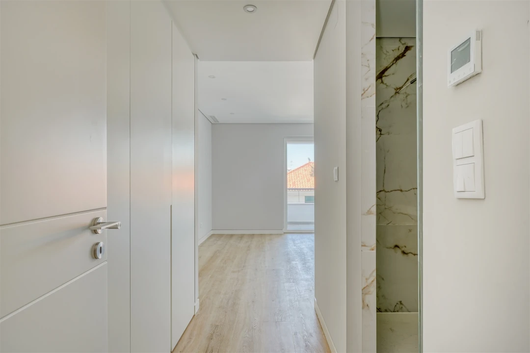 Apartamento T3 para Venda em Carcavelos e Parede Foto 15