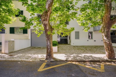 Apartamento T3 para Venda em Carcavelos e Parede