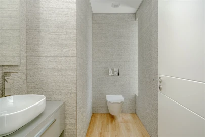 Apartamento T3 para Venda em Carcavelos e Parede