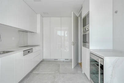 Apartamento T3 para Venda em Carcavelos e Parede