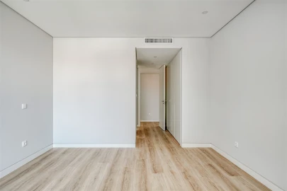 Apartamento T3 para Venda em Carcavelos e Parede