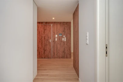 Apartamento T3 para Venda em Carcavelos e Parede