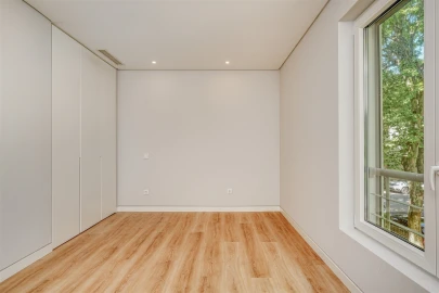 Apartamento T3 para Venda em Carcavelos e Parede