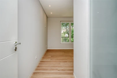 Apartamento T3 para Venda em Carcavelos e Parede