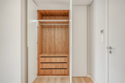 Apartamento T3 para Venda em Carcavelos e Parede