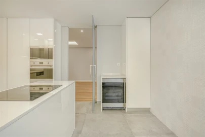 Apartamento T3 para Venda em Carcavelos e Parede