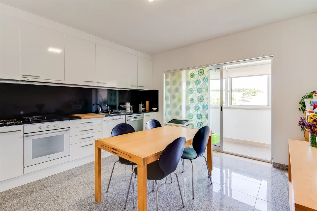 Apartamento T3 para Venda em Alcobaça e Vestiaria Foto 1