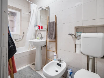 Apartamento T1 para Venda em São Domingos de Benfica