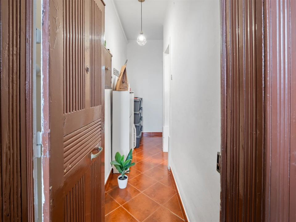 Apartamento T1 para Venda em São Domingos de Benfica Foto 3