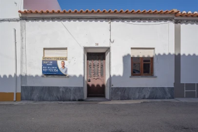Moradia T3 para Venda em Ferreira do Alentejo e Canhestros