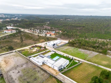 Moradia T4 para Venda em Monte Real e Carvide