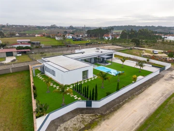 Moradia T4 para Venda em Monte Real e Carvide