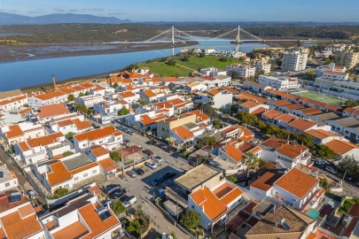 Moradia T3 para Venda em Estômbar e Parchal