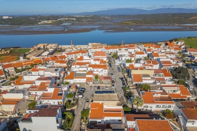 Moradia T3 para Venda em Estômbar e Parchal