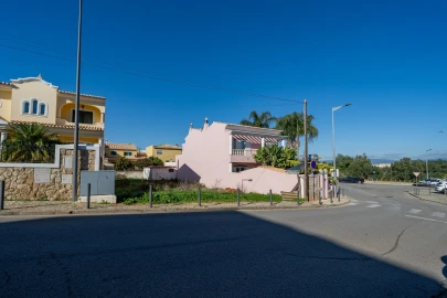 Terreno para Venda em Estômbar e Parchal