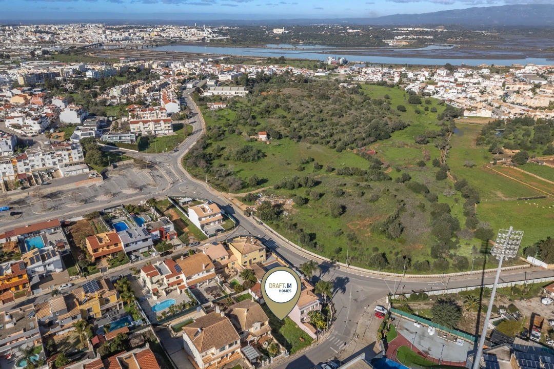 Terreno para Venda em Estômbar e Parchal Foto 1