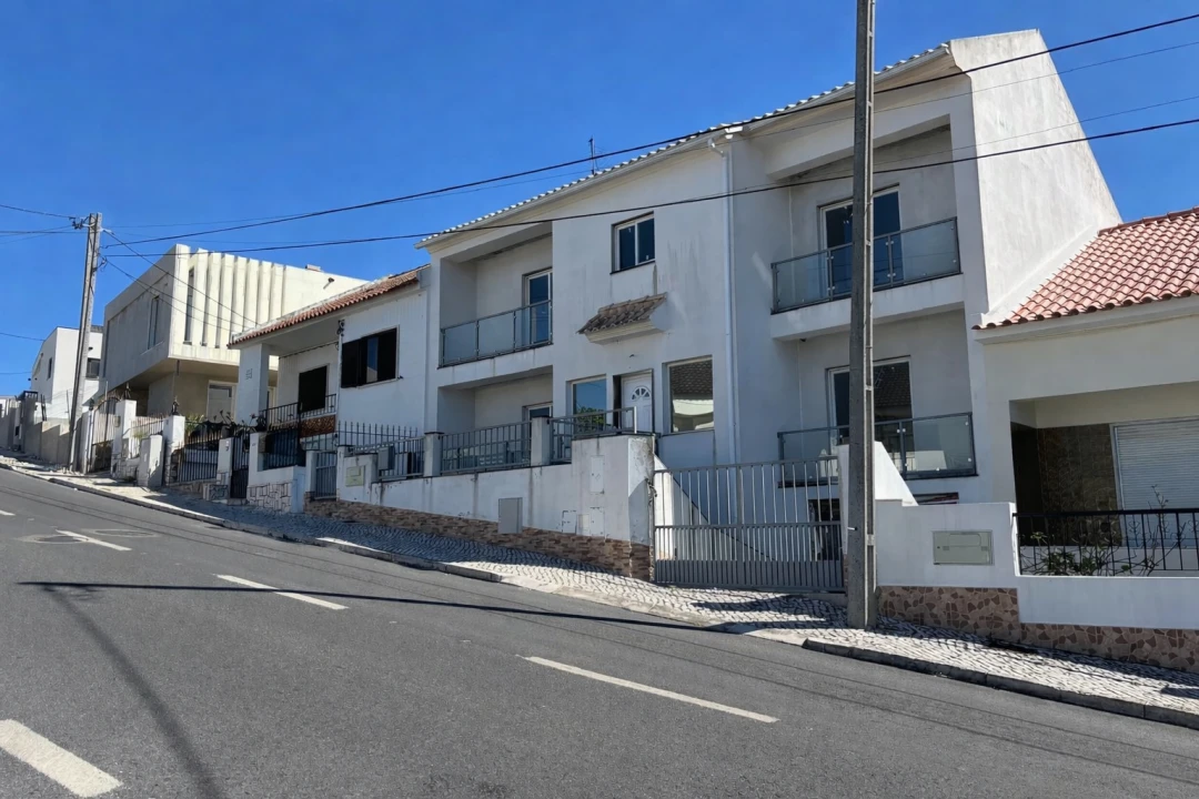 Moradia T4 para Venda em Laranjeiro e Feijó Foto 1