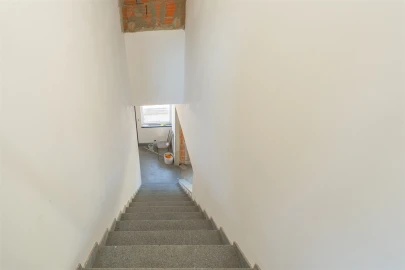 Moradia T4 para Venda em Laranjeiro e Feijó