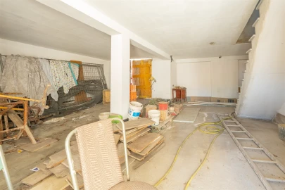 Moradia T4 para Venda em Laranjeiro e Feijó