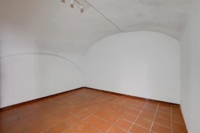Loja para Venda em Évora (São Mamede, Sé, São Pedro e Santo Antão)