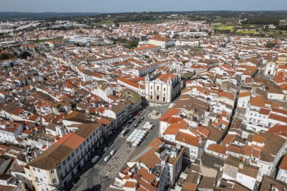 Loja para Venda em Évora (São Mamede, Sé, São Pedro e Santo Antão)