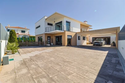 Moradia T3 para Venda em São João das Lampas e Terrugem