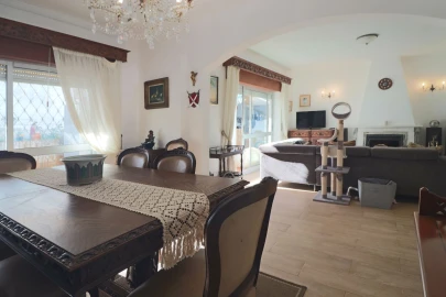 Moradia T4 para Venda em Carcavelos e Parede