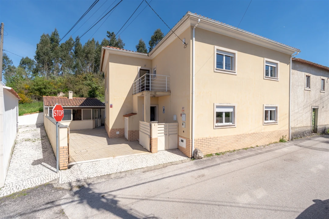 Moradia T4 para Venda em Condeixa-A-Velha e Condeixa-A-Nova Foto 1
