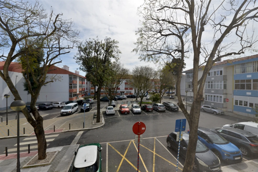 Apartamento T2 para Venda em Porto Salvo Foto 14