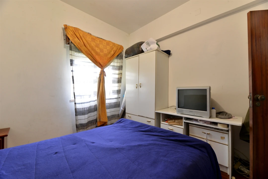 Apartamento T2 para Venda em Porto Salvo Foto 12