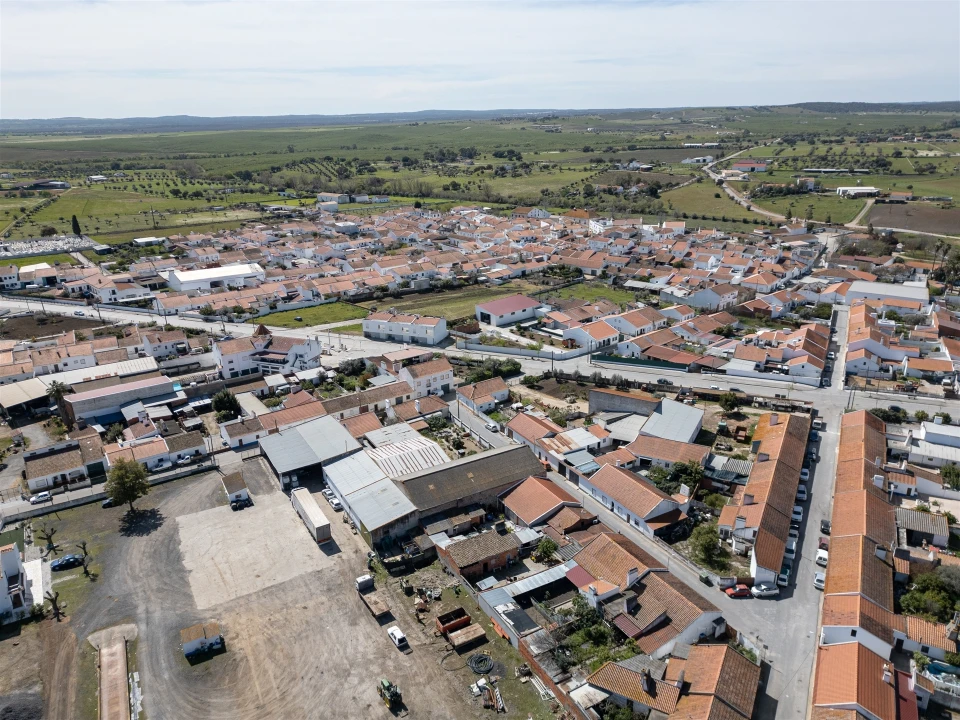 Armazém para Venda em São Manços e São Vicente do Pigeiro Foto 7