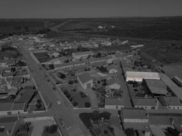 Armazém para Venda em São Manços e São Vicente do Pigeiro