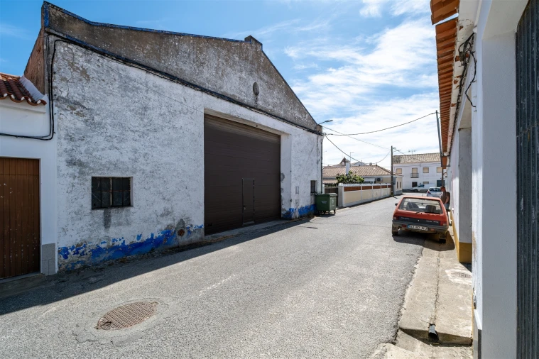 Armazém para Venda em São Manços e São Vicente do Pigeiro Foto 15