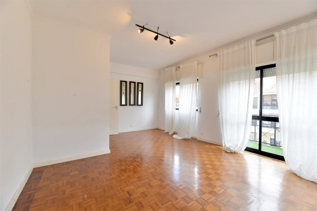 Apartamento T2 para Arrendamento em Carcavelos e Parede Foto 3