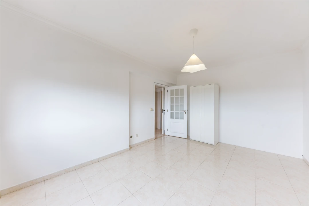Apartamento T2 para Venda em Rio de Mouro Foto 18