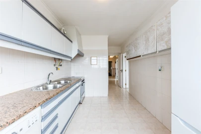 Apartamento T2 para Venda em Rio de Mouro