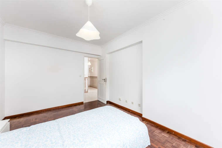 Apartamento T2 para Venda em Rio de Mouro Foto 12