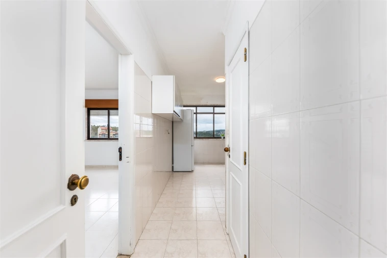 Apartamento T2 para Venda em Rio de Mouro Foto 9