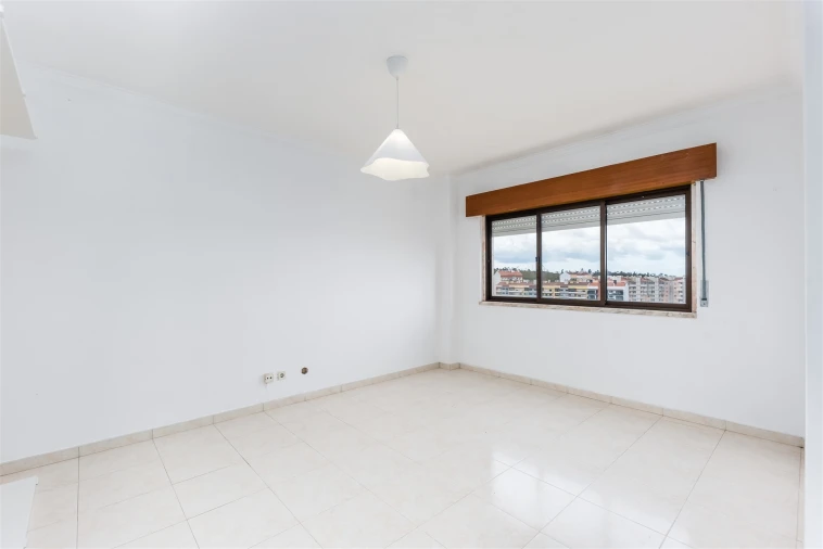 Apartamento T2 para Venda em Rio de Mouro Foto 16